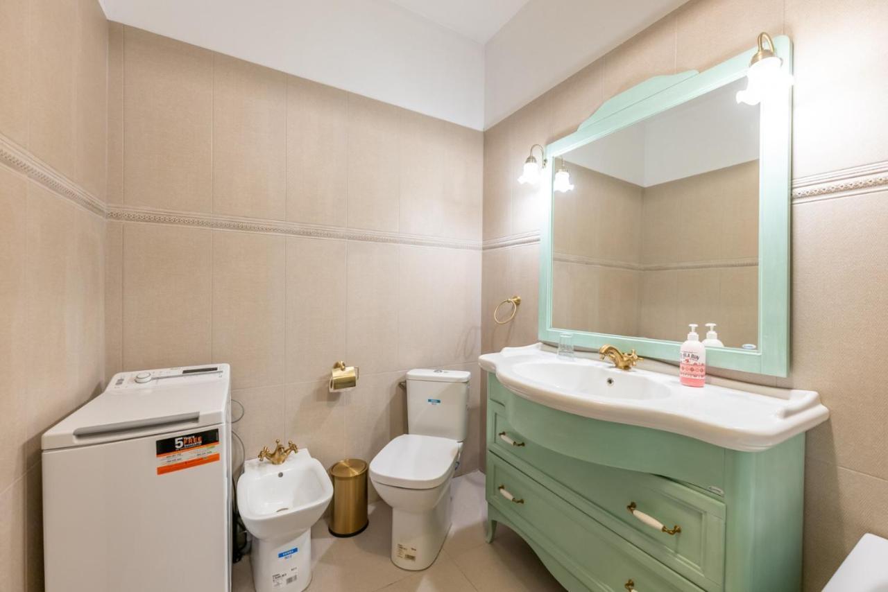 Cozyflat In The Central Arad Buitenkant foto