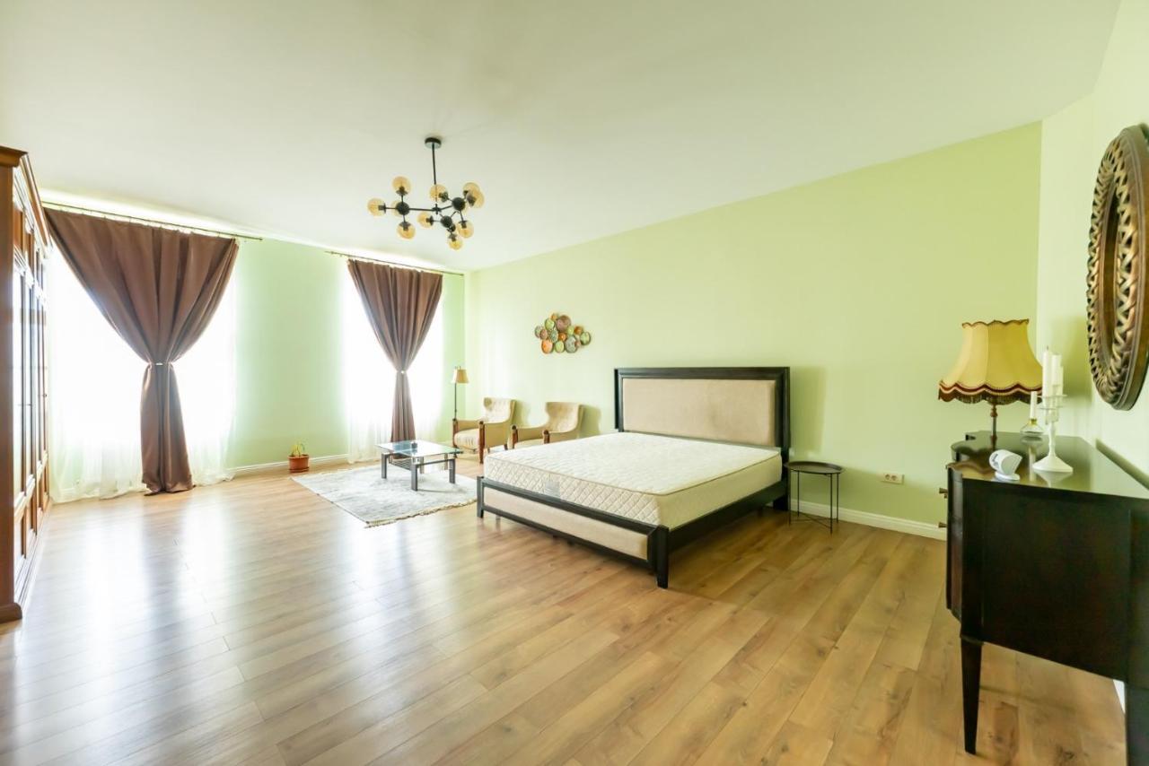 Cozyflat In The Central Arad Buitenkant foto