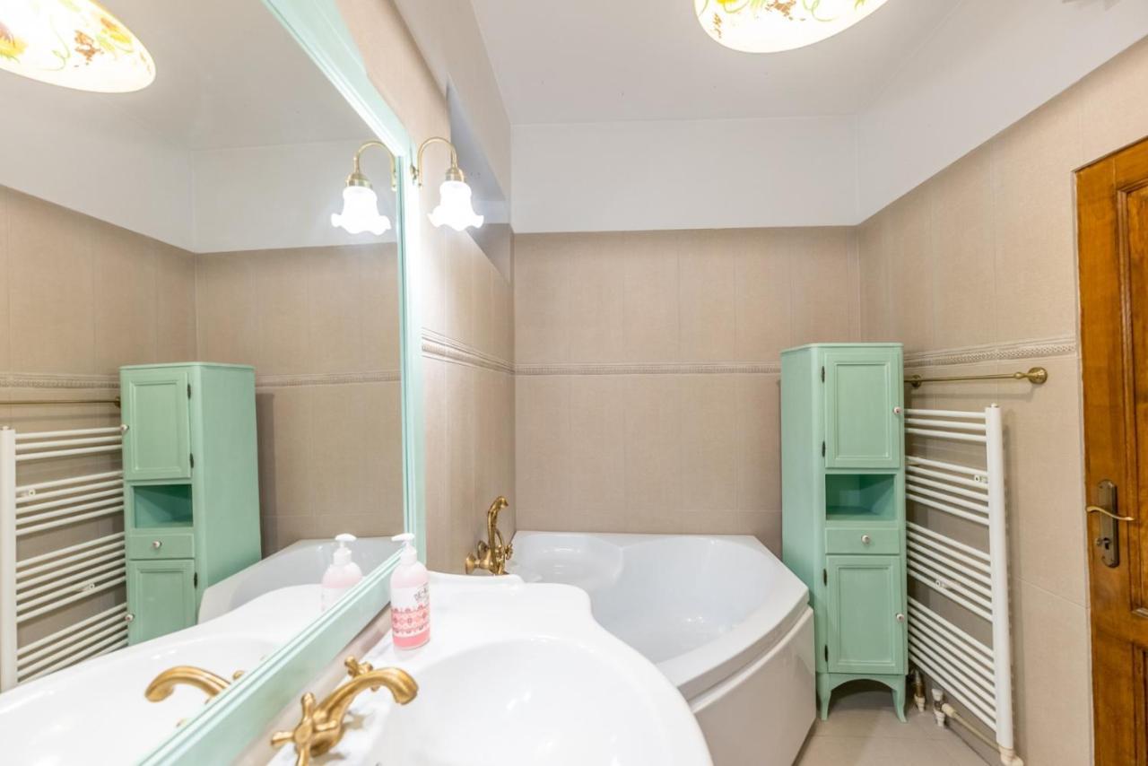 Cozyflat In The Central Arad Buitenkant foto